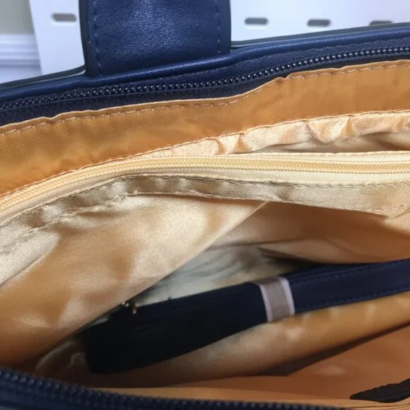 Redfox Purse - Picture 14 of 16